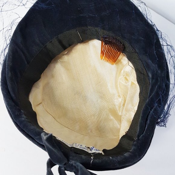 1950s Vintage Luxury Paris Blue Velvet Hat, Georgette de Treze Paris Velvet Hat - Picture 9 of 10